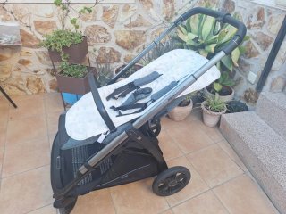 Carro de bebé verde marca Inglesina Aptica 2023