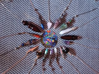Pendulos de minerales, madera y metal