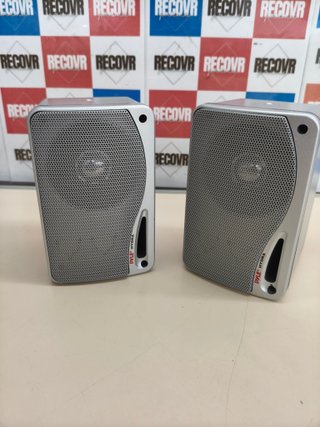 Altavoz exterior compacto de 3,5 pulgadas, resistente al agua.