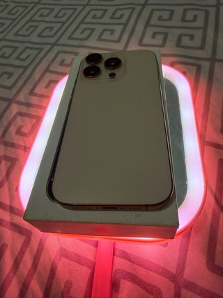 iPhone 16 pro 128 GB con caja y cargador
