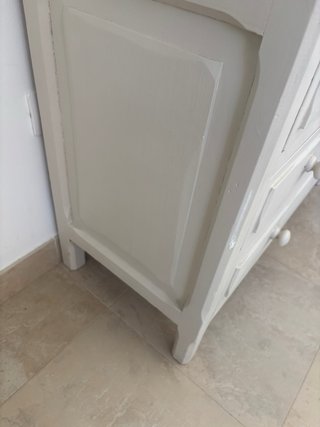 Cómoda vintage de madera blanca