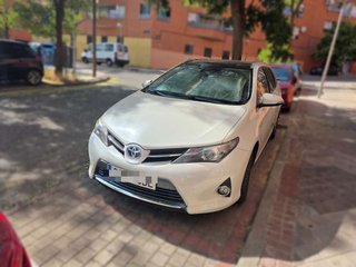 TOYOTA auris