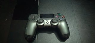 PS4 (PlayStation 4) Negra 1 TB y  JUEGOS