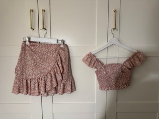 Conjunto floral falda y top rosa T.10-11