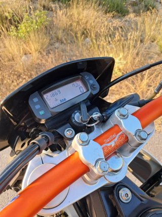 Moto UM DSR 125 Supermotard