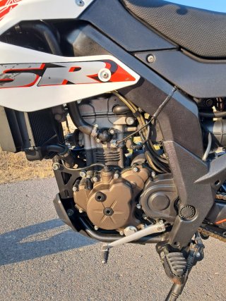 Moto UM DSR 125 Supermotard