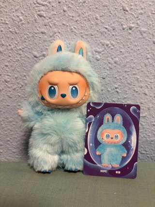 Labubu Hope Grande Peluche