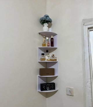 Scaffale angolare per bagno e profumi