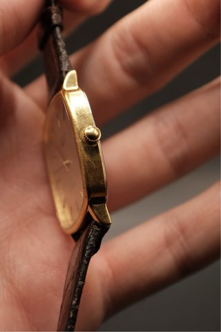Longines Vintage al Quarzo con Quadrante Lino Dorato