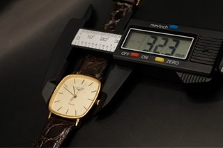 Longines Vintage al Quarzo con Quadrante Lino Dorato