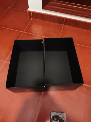 Caja temática y pin LOL 10 aniversario