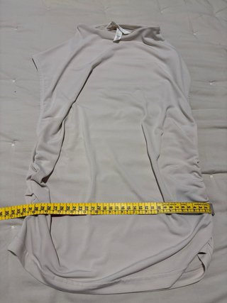 Camiseta beige manga corta básica talla M