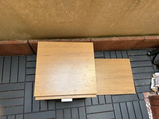 Mesitas de noche de madera. En buen estado