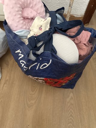 Vendo 3 bolqsas de ropa de bebe