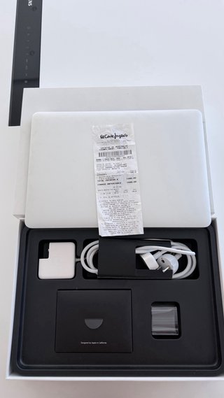 MacBook Air 13” (2016) i5 | 8 GB RAM | 128 GB SSD