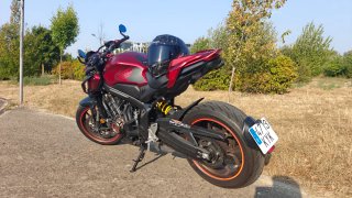 Honda CB650R Naked Roja full