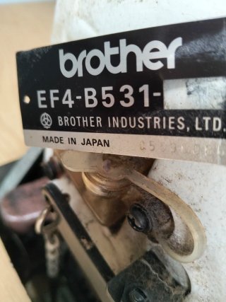 Máquina Overlock Brother Japonesa