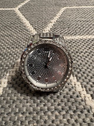 Reloj Guess Plateado con Cristales