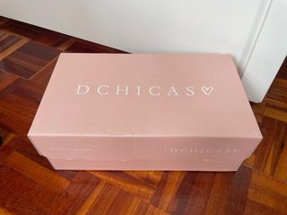 Cuñas DChicas negras con flores Talla 37
