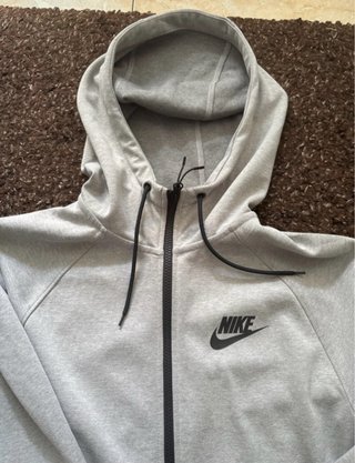 Chaqueta Nike Tech Fleece Gris
