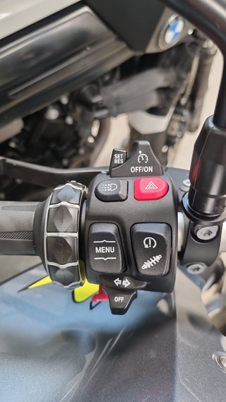BMW F 900 R 2023