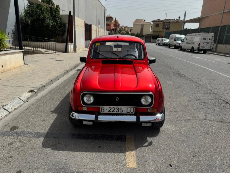 Renault 4 E-TECH 2009 - foto 1