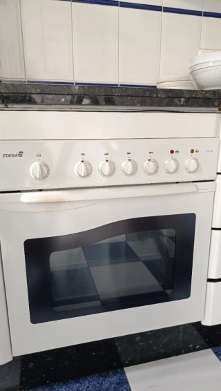 Conjunto vitrocerámica y horno Edesa