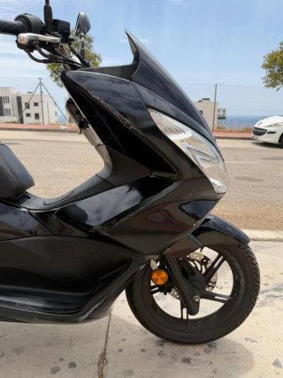 Honda PCX 125 Negro - Muy Buen Estado