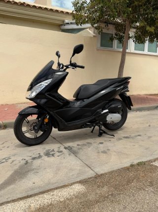 Honda PCX 125 Negro - Muy Buen Estado