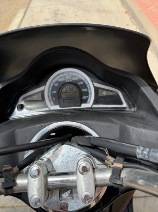 Honda PCX 125 Negro - Muy Buen Estado