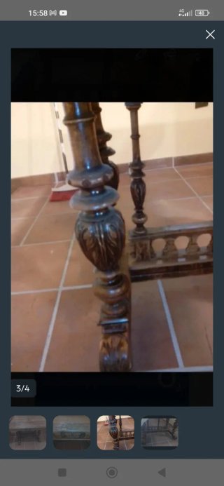 Mesa de comedor de madera maciza de nogal