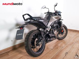 HUSQVARNA SVARTPILEN 125 ABS