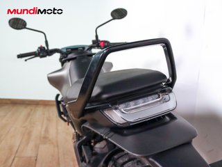 HUSQVARNA SVARTPILEN 125 ABS