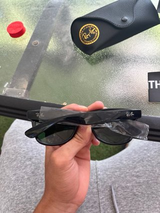 Gafas de sol negras
