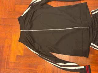 Tuta sportiva uomo/donna nera e rossa