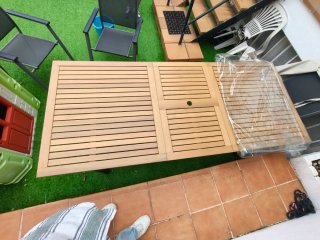 Mesa de jardín y 4 sillas