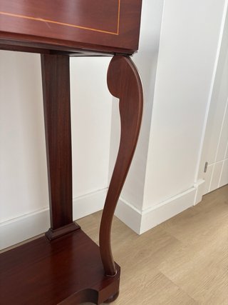 Mueble de entrada de caoba con espejo