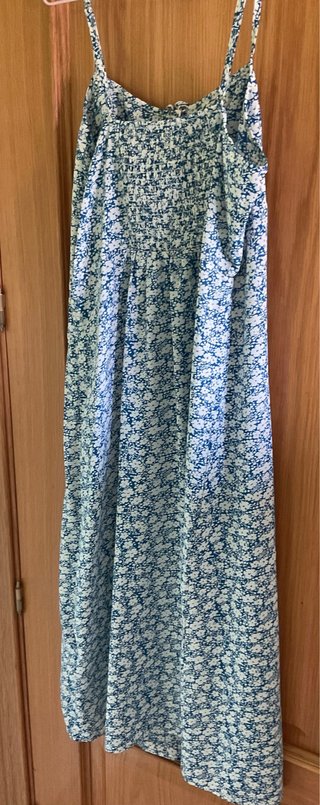 Vestido floral azul y blanco