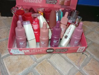 Lote batons e Maquilhagem