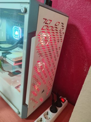 Ordenador Corsair Gaming Blanco y Rojo