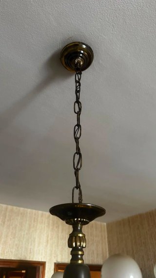 Lámpara de techo antigua