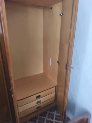 Armario ropero antiguo de madera