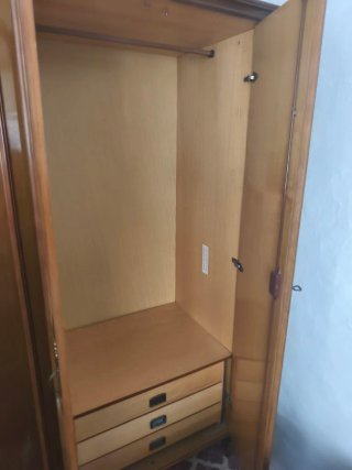 Armario ropero antiguo de madera