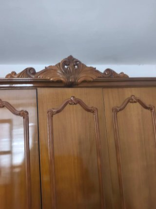 Armario ropero antiguo de madera