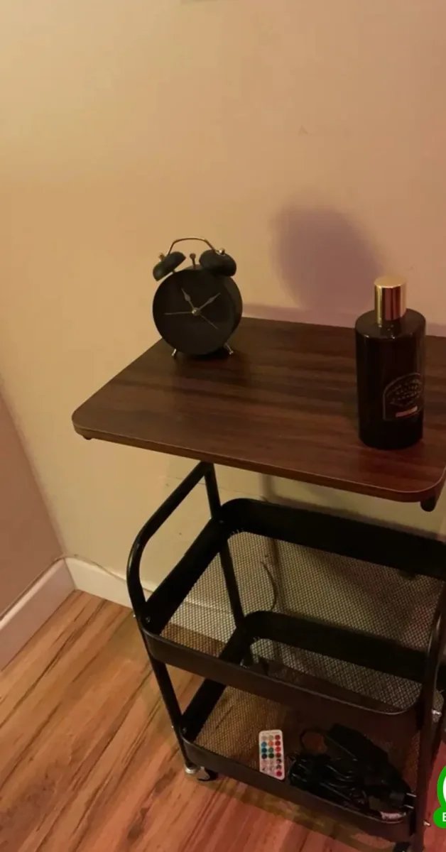 Mesa auxiliar con ruedas madera y metal