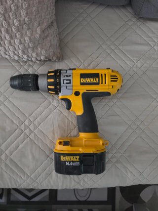 Avvitatore DeWalt con batterie