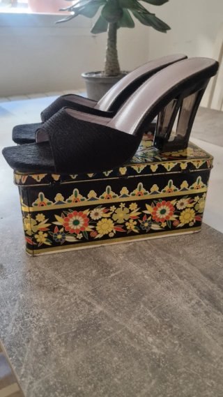 Zapatos de tacón negros