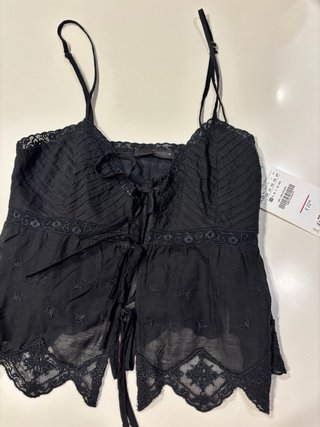 Top Zara tirantes bordado negro T.XS