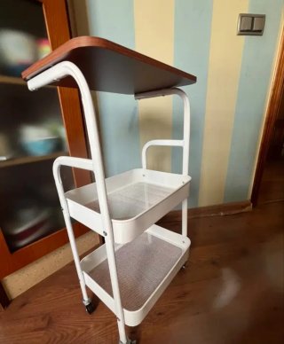 Mesa auxiliar con ruedas y baldas, salón cocina