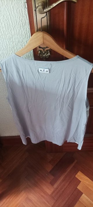 Pantalones estampados grises y blancos